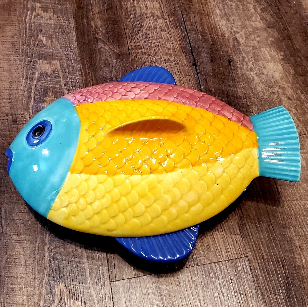 Vintage Pescado by Metlox Colorful Fish Bowl